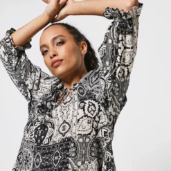 Ikks Robe Courte Blousante À Volants - Noir -Promos Sublisca Magasin 001004464 001 V4 T4