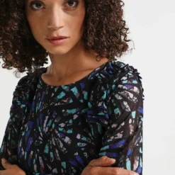 Molly Bracken Robe Housse En Voile Imprimé - Noir 7 Molly Bracken Robe Housse En Voile Imprimé - Noir -Promos Sublisca Magasin 001004533 001 V4 T4