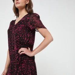 Ikks Robe Taille Basse En Voile Plumetis - Rose Fuchsia 7 Ikks Robe Taille Basse En Voile Plumetis - Rose Fuchsia -Promos Sublisca Magasin 001005719 001 V4 T4