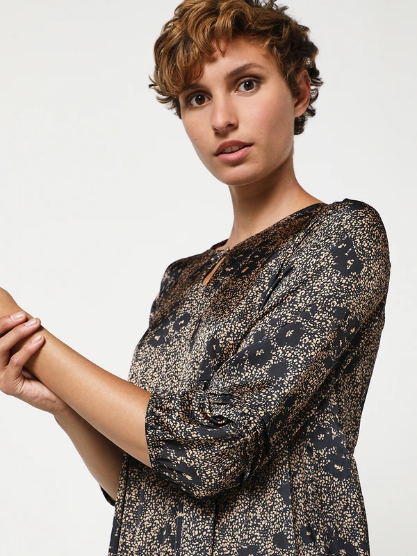 Robe Courte Satinée - Noir 4 Robe Courte Satinée - Noir – Image 4