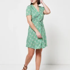 Robe Courte Boutonnée À Motifs Métallisés - Vert 6 Robe Courte Boutonnée À Motifs Métallisés - Vert -Promos Sublisca Magasin 001011332 001 V3 T4