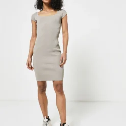 Guess Robe Courte En Maille Stretch - Camel -Promos Sublisca Magasin 001011343 001 V3 T4