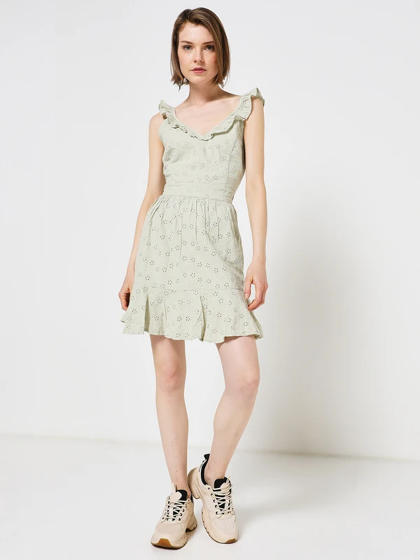 Guess Robe Volantée En Broderie Anglaise - Vert Kaki 3 Guess Robe Volantée En Broderie Anglaise - Vert Kaki – Image 3