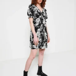 Ikks Robe Crêpe Léger Imprimé Fleurs - Ecru 6 Ikks Robe Crêpe Léger Imprimé Fleurs - Ecru -Promos Sublisca Magasin 001011819 001 V3 T4