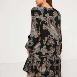 Comma Robe Babydoll Cache-cœur Imprimé Cachemire - Noir -Promos Sublisca Magasin 001012050 001 V4 T4