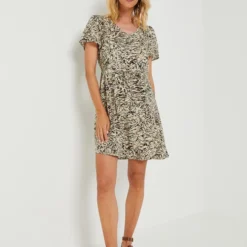 Vero Moda Robe Imprimée Néo Camouflage - Vert -Promos Sublisca Magasin 001025335 001 V3 T4