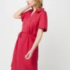 Robe Droite Unie Manches Courtes, Poches Poitrine - Rose Fuchsia