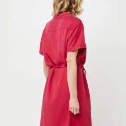 Robe Droite Unie Manches Courtes, Poches Poitrine - Rose Fuchsia 5 Robe Droite Unie Manches Courtes, Poches Poitrine - Rose Fuchsia -Promos Sublisca Magasin 001025481 001 V2 T4