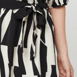 Vila Robe Cache-cœur Imprimé Graphique - Ecru -Promos Sublisca Magasin 001025503 001 V4 T4