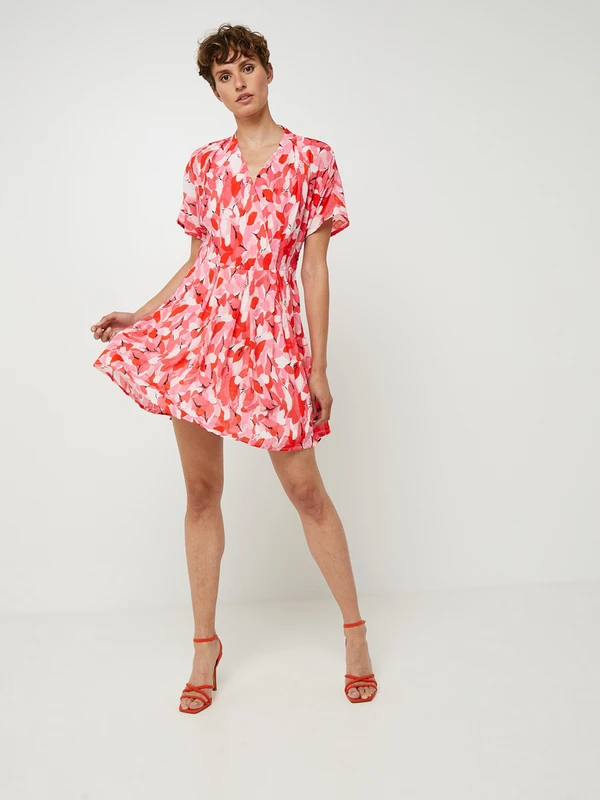 Molly Bracken Robe Courte Évasée Effet Cache-cœur En Tissu Gaufré Fleuri - Rose 3 Molly Bracken Robe Courte Évasée Effet Cache-cœur En Tissu Gaufré Fleuri - Rose – Image 3